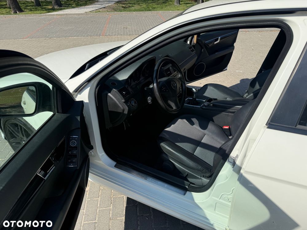 Mercedes-Benz Klasa C 180 Kompressor Classic - 11