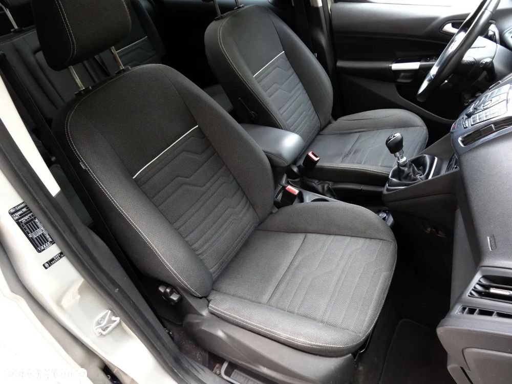 Ford Tourneo Connect Grand - 24