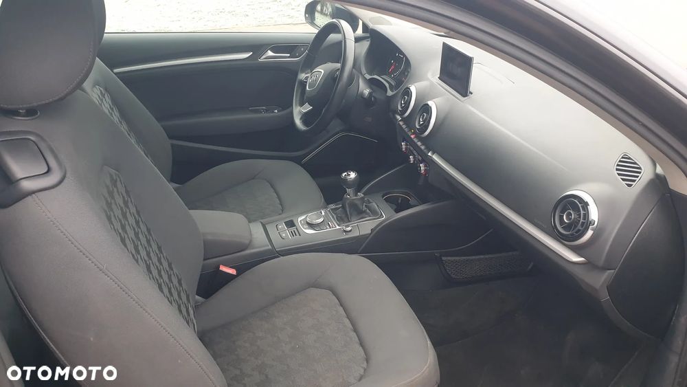 Audi A3 3-drzwiowe 1.6 TDI DPF Attraction - 9