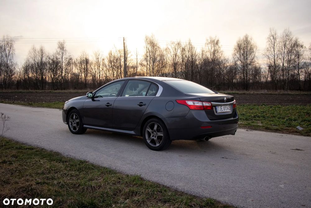 Renault Latitude - 4