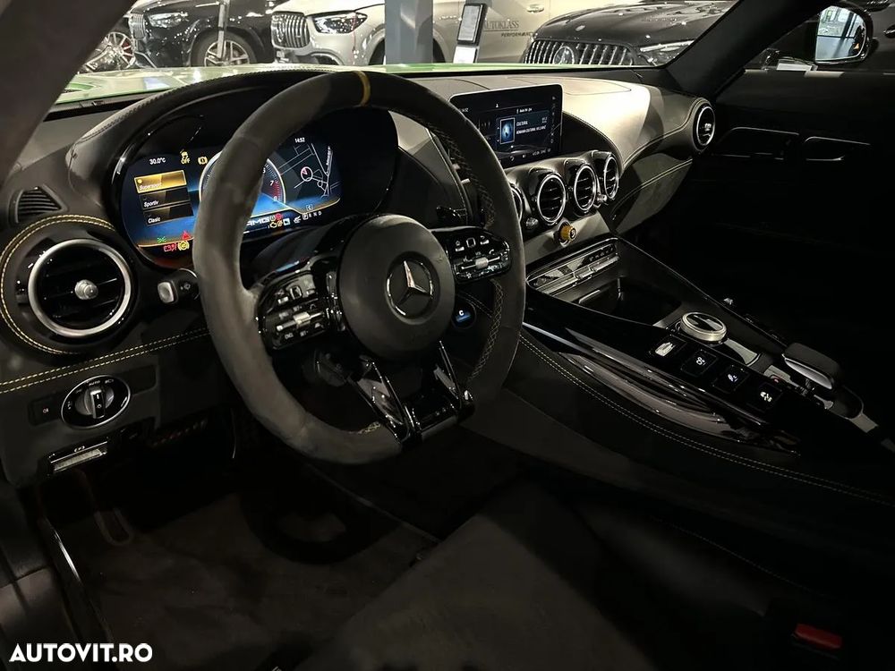 Mercedes-Benz AMG GT R Roadster - 9