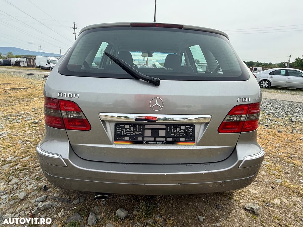 Mercedes-Benz B 180 CDI - 13