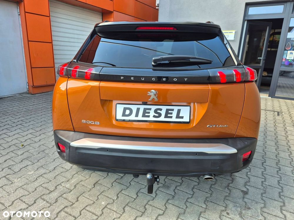 Peugeot 2008 BlueHDi 130 EAT8 GT - 12