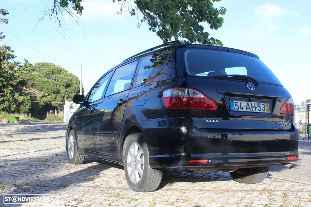 Toyota Avensis Verso 2.0 D-4D Sol - 4