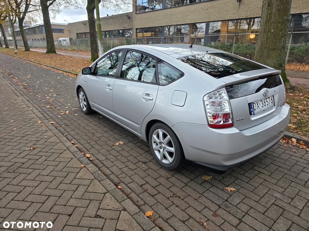 Toyota Prius 1.5 VVT-i Sol - 8