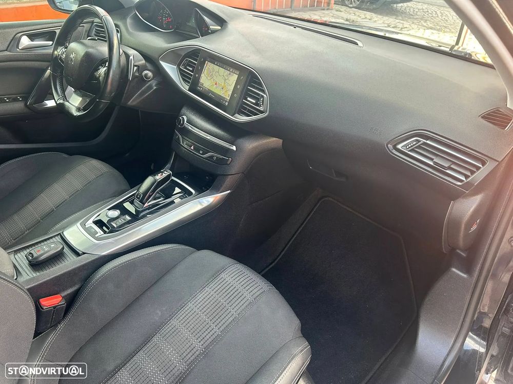 Peugeot 308 1.5 BlueHDi Allure Pack EAT8 - 16