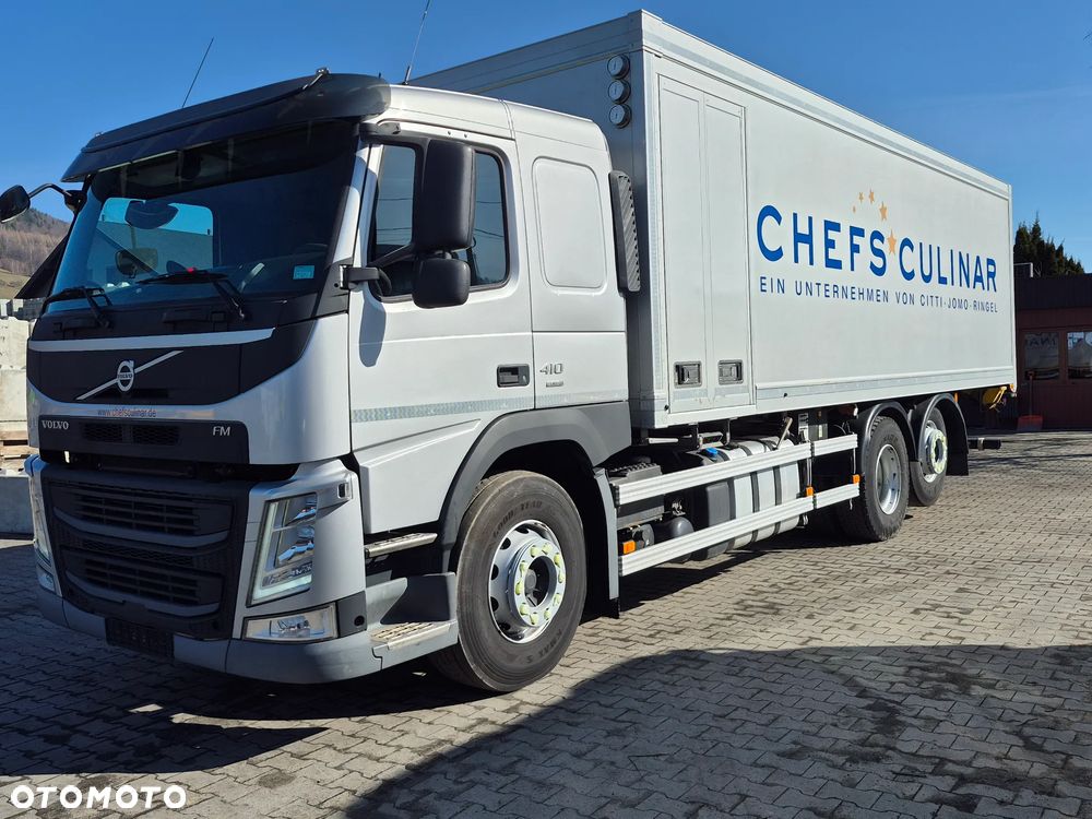 Volvo VOLVO FM 410 CHŁODNIA / WINDA PALFINGER / KABINA SYPIALKA /OŚ SKRĘTNA