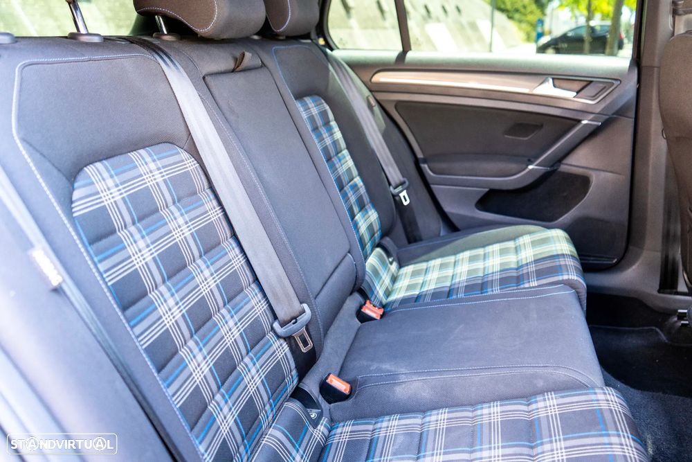 VW Golf 1.4 GTE Plug-In-Hybrid DSG - 15