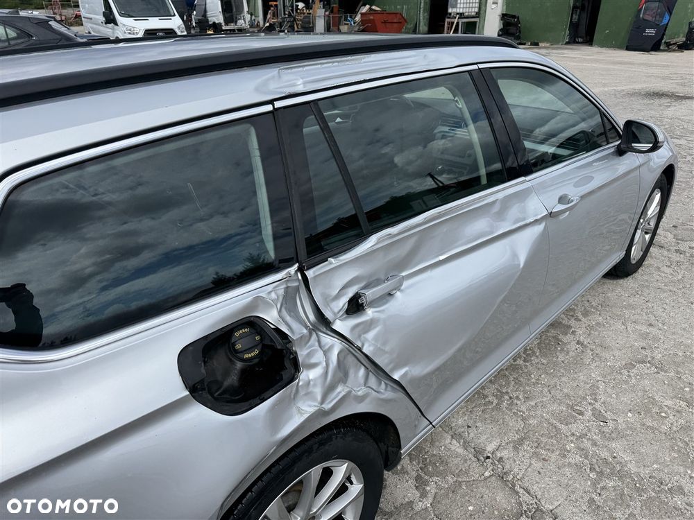 Volkswagen Passat - 13