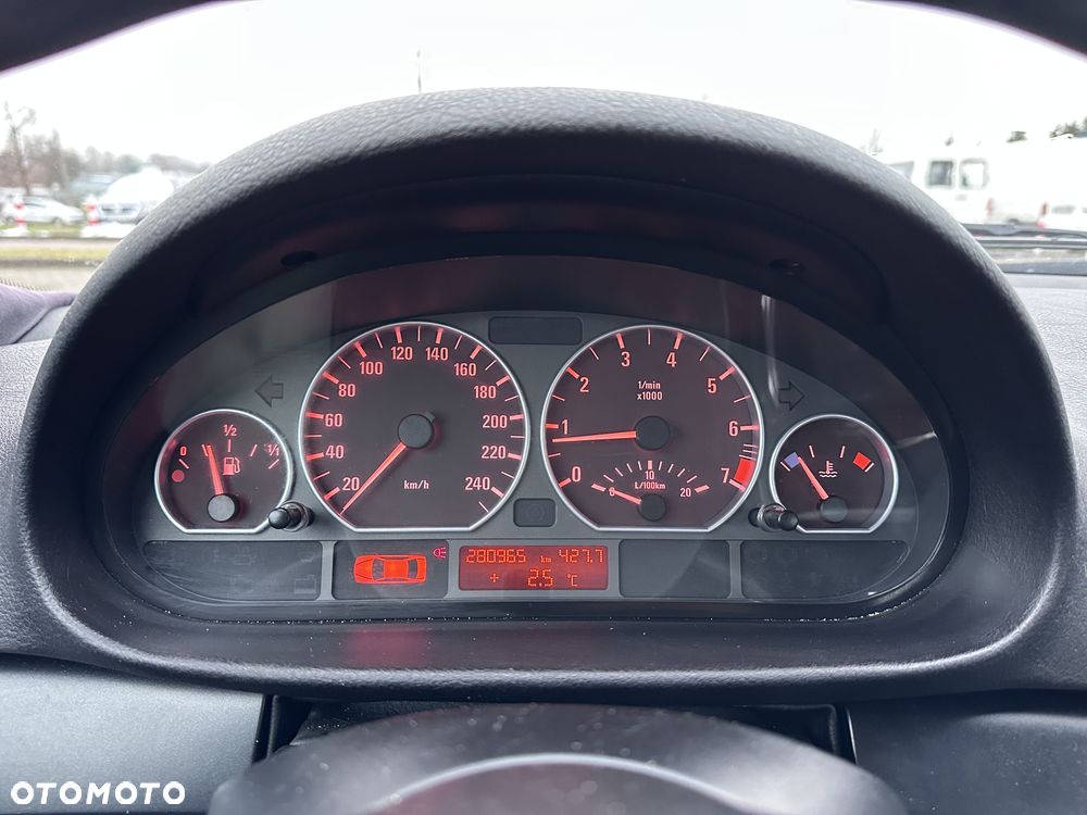 BMW Seria 3 318i - 10