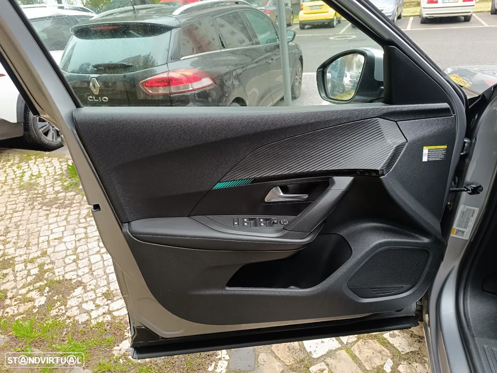 Peugeot 2008 PureTech 130 EAT8 Allure - 10