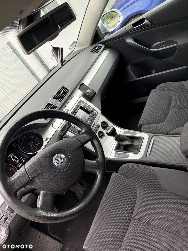 Volkswagen Passat 2.0 TDI Comfortline - 17