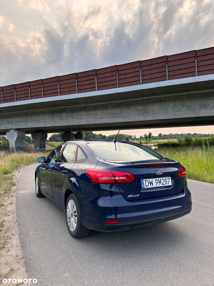 Ford Focus 1.6 Trend - 12