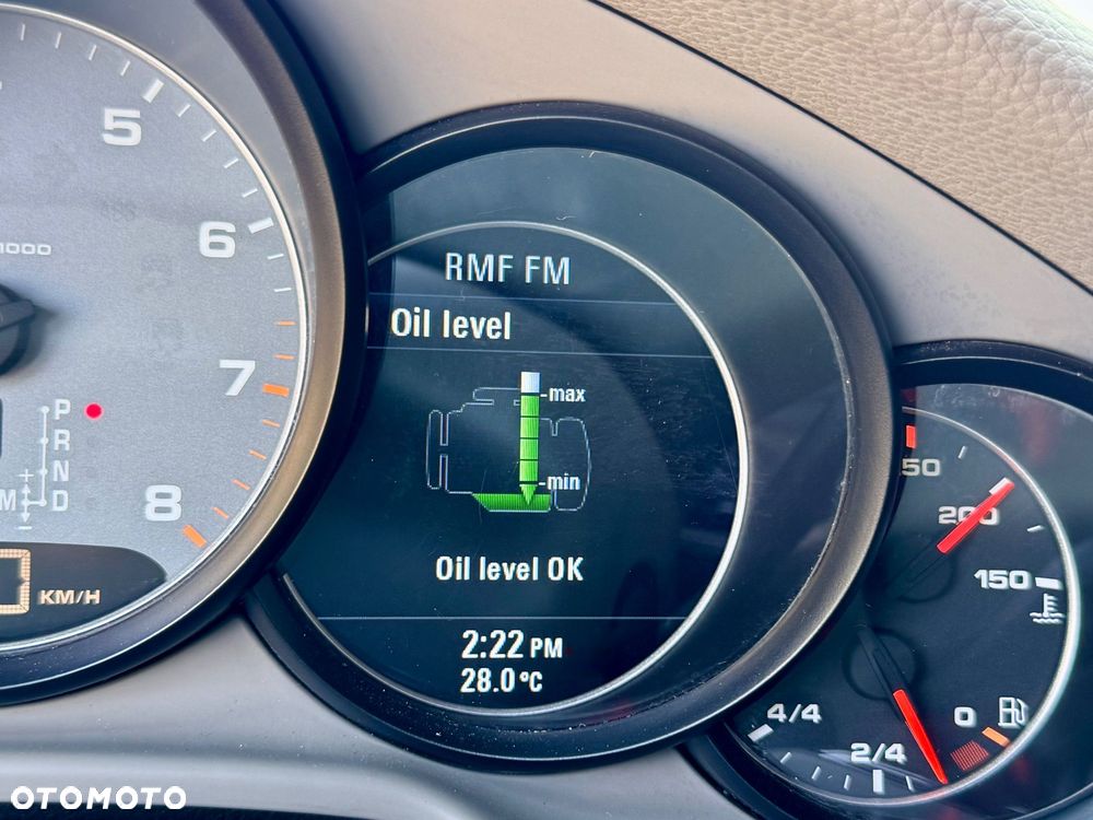 Porsche Panamera 4S PDK - 32