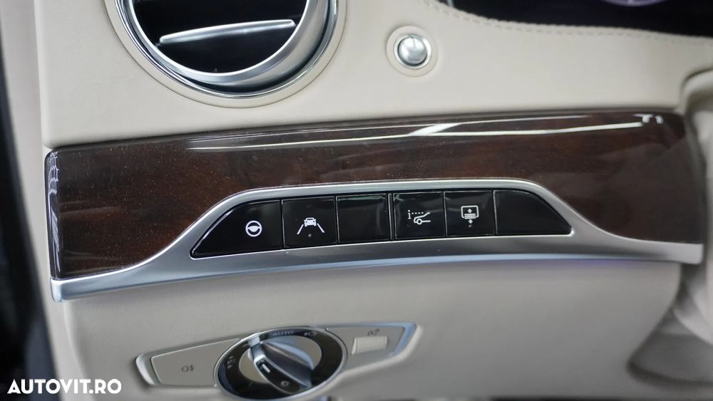 Mercedes-Benz S 560 4MATIC Long Aut. - 27