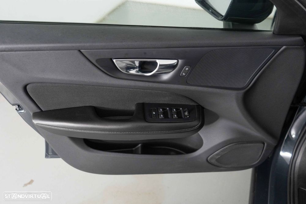 Volvo V60 2.0 D3 Momentum - 18