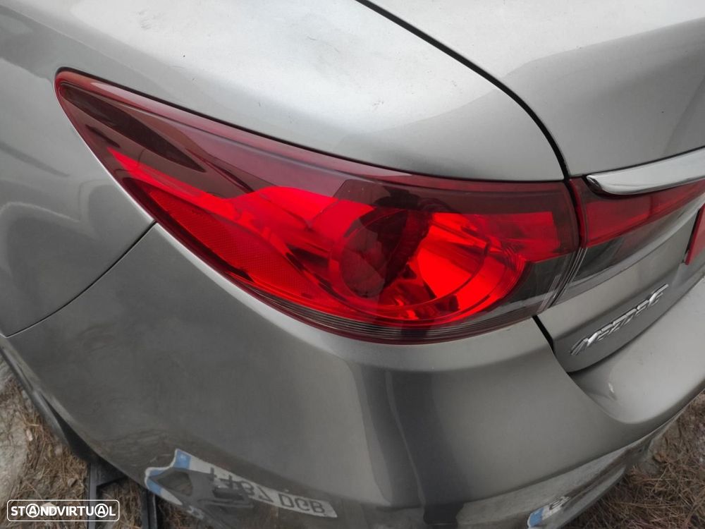 FAROLIM TRASEIRO ESQUERDO MAZDA 6 BERLINA GJ - 1
