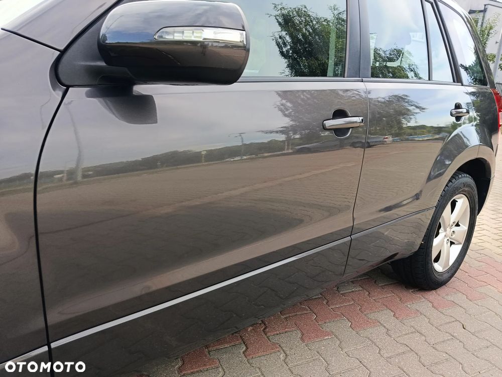 Suzuki Grand Vitara 2.0 - 21