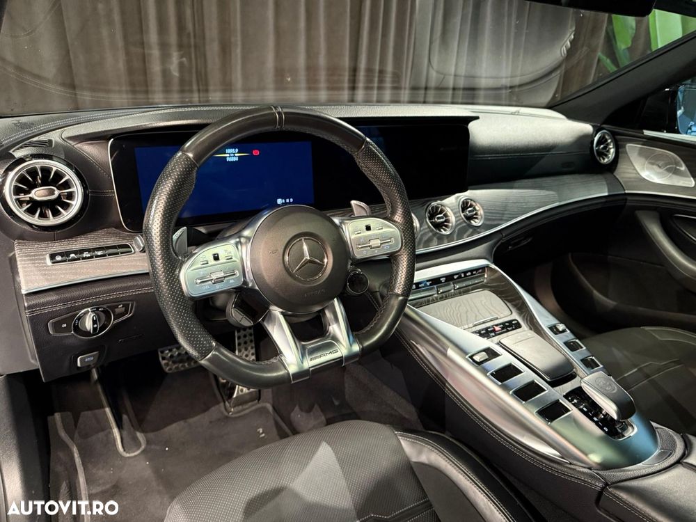 Mercedes-Benz AMG GT 43 4MATIC+ MHEV - 12