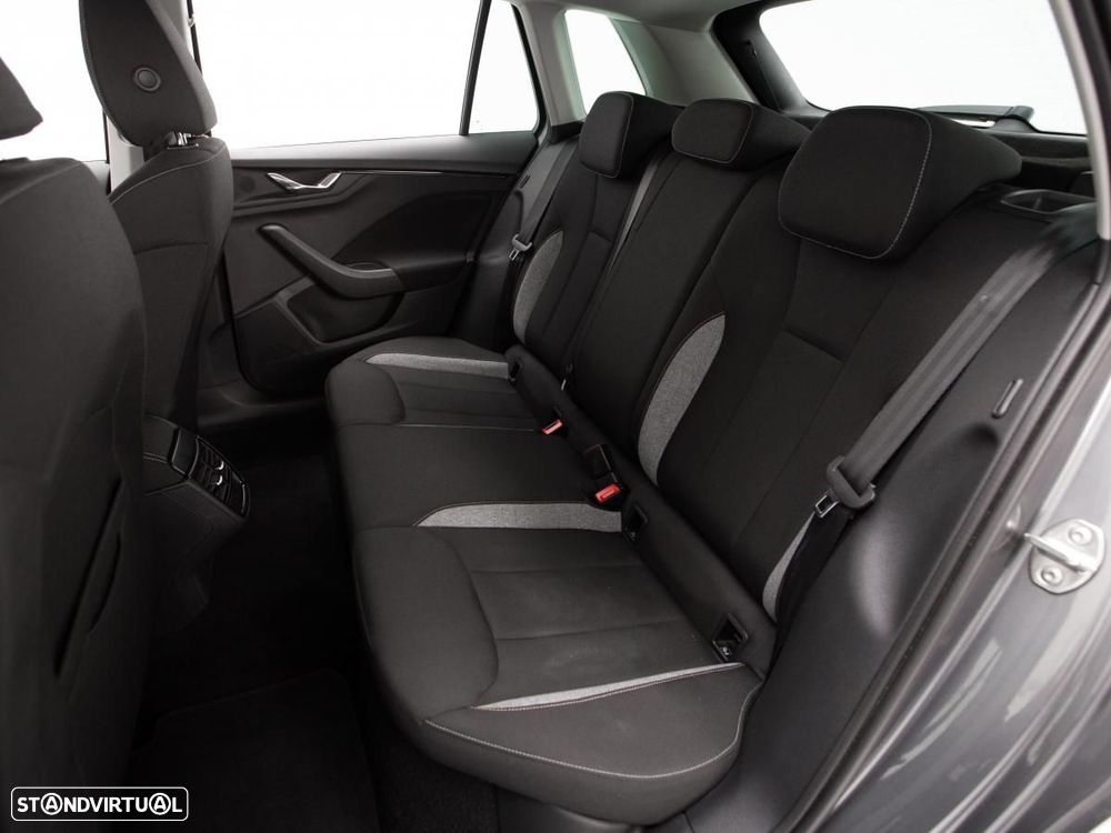 Skoda Kamiq 1.0 TSI DSG - 11