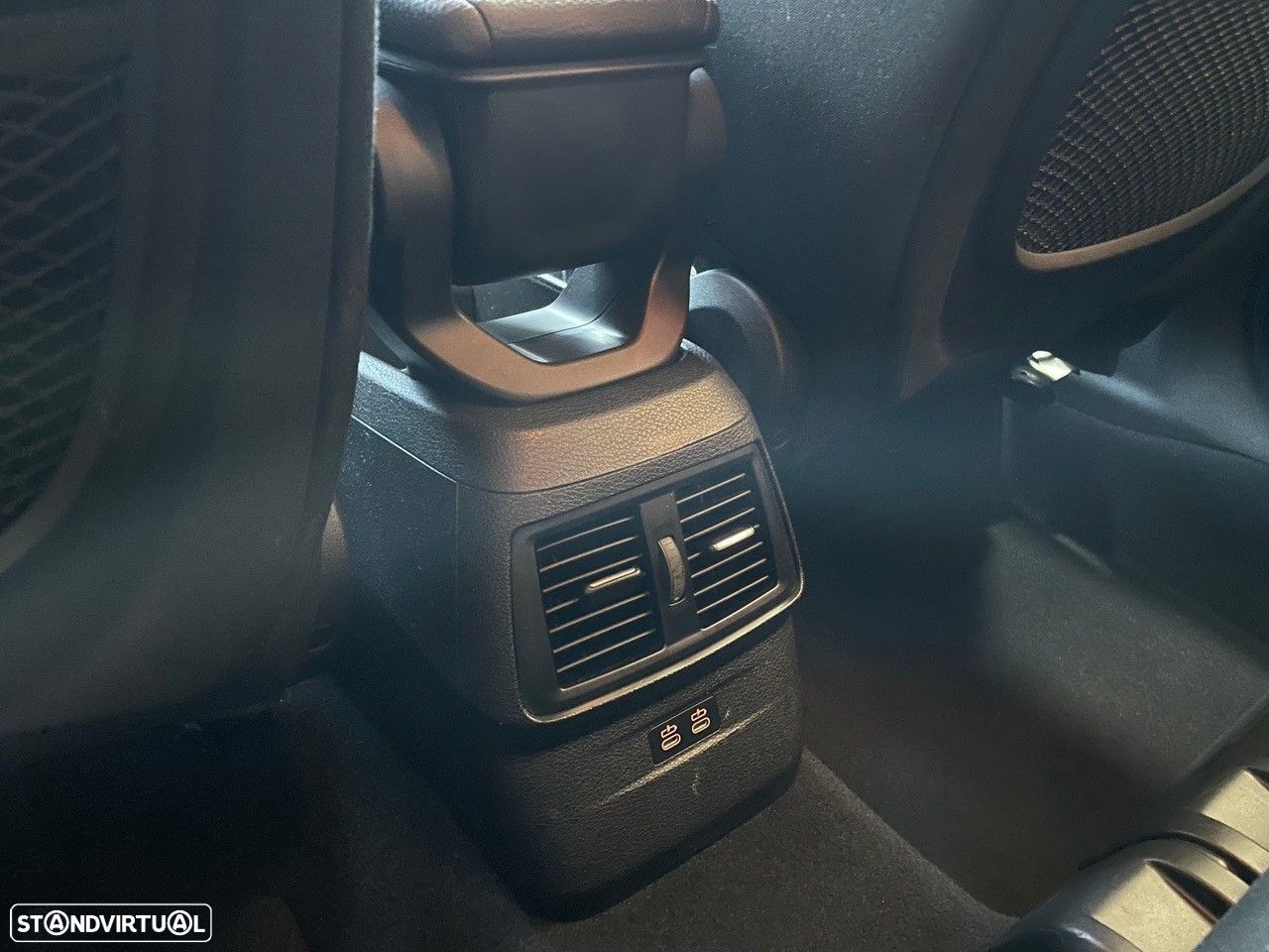 BMW 216 Active Tourer d Advantage Auto - 30