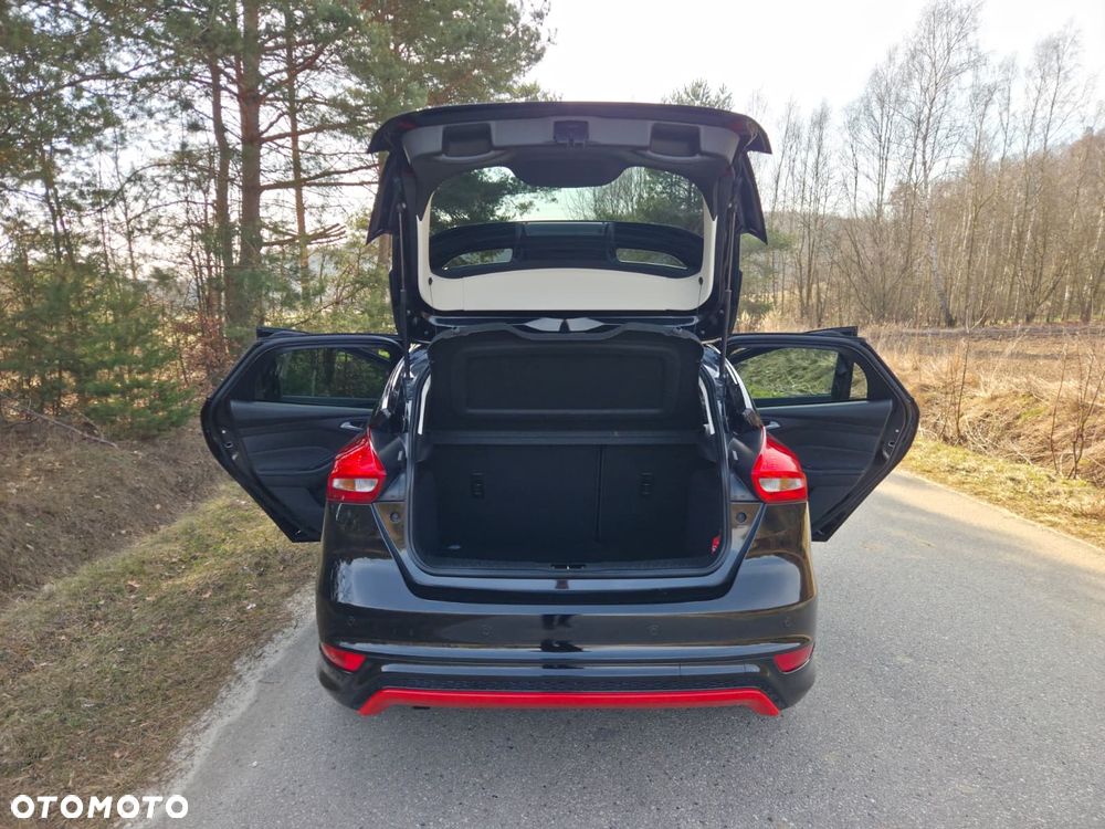 Ford Focus 1.0 EcoBoost ST-Line Red ASS - 19