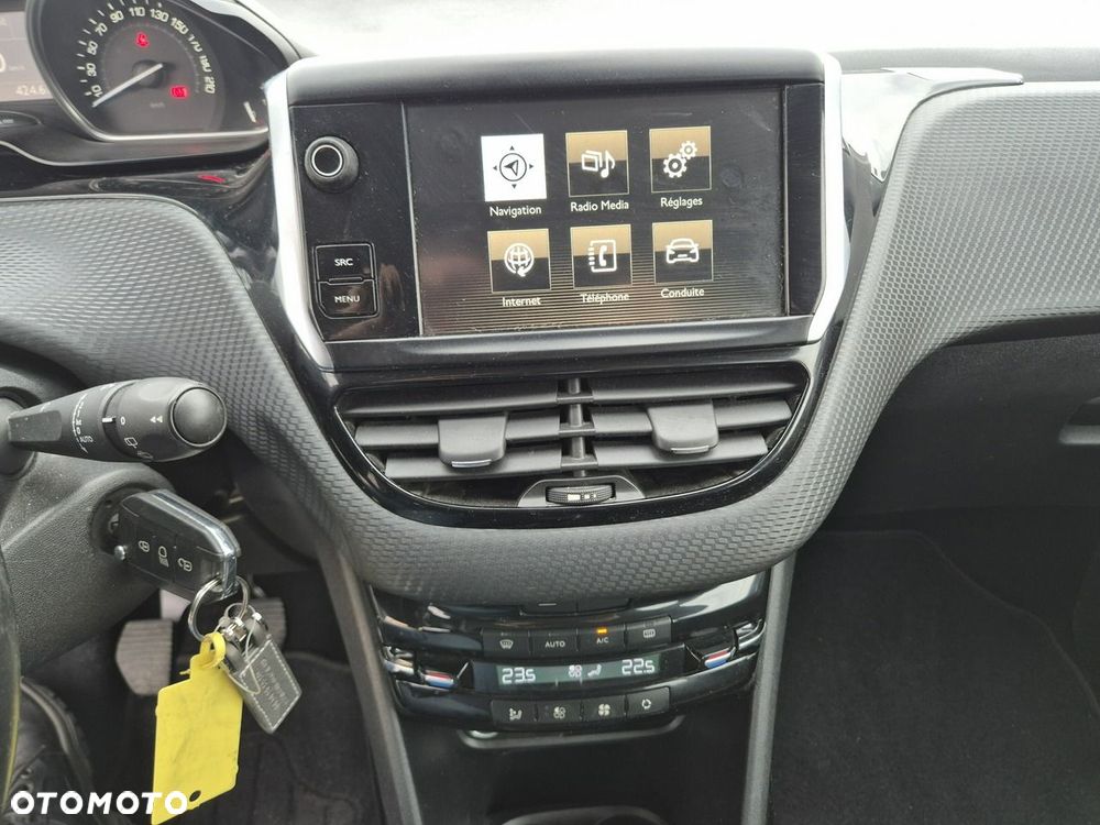 Peugeot 2008 - 11