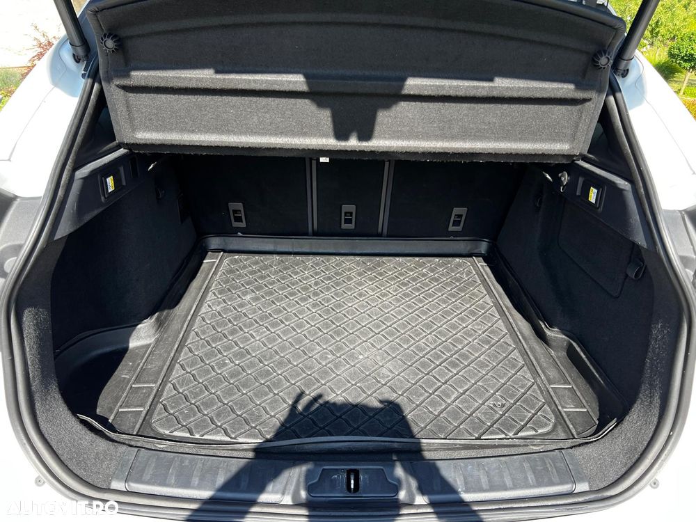 Jaguar F-Pace 30d AWD 300 Sport - 32