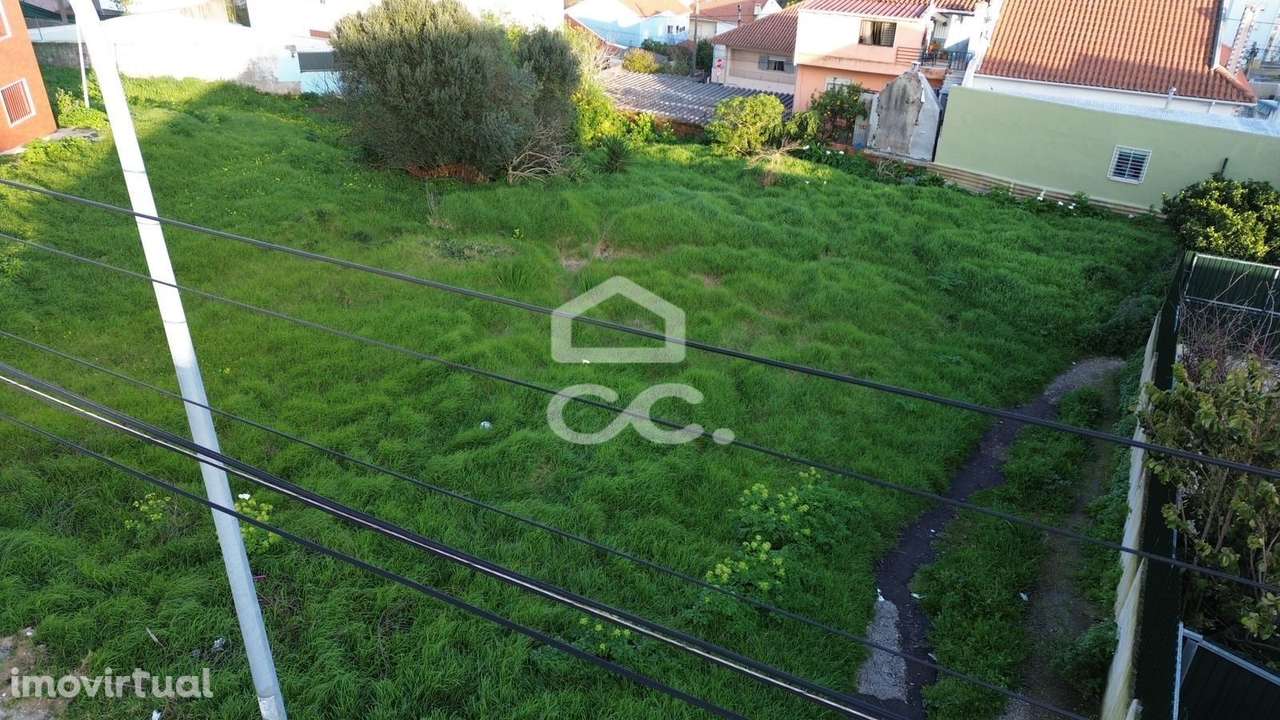 Terreno Urbano em Casal da Mira na Amadora - Grande imagem: 2/10
