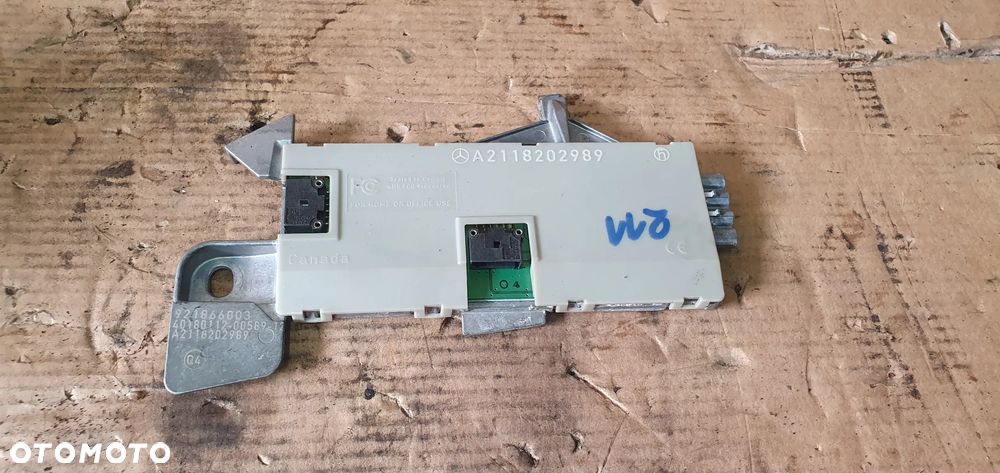 Wzmacniacz anteny moduł Mercedes W211 A2118202989 - 1
