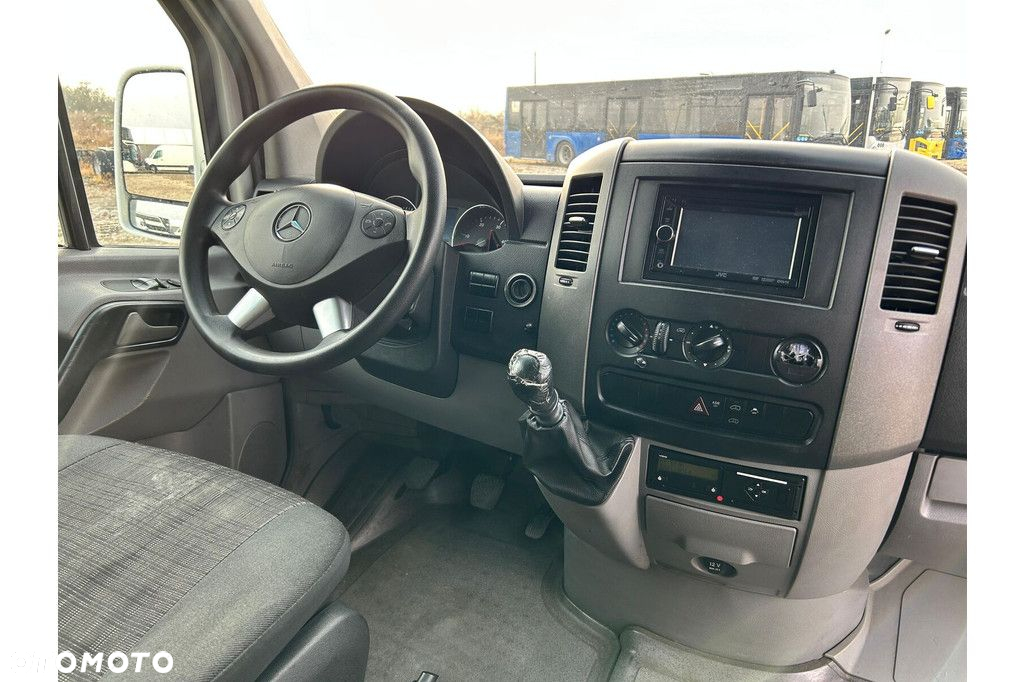Mercedes-Benz Sprinter 519 - 13