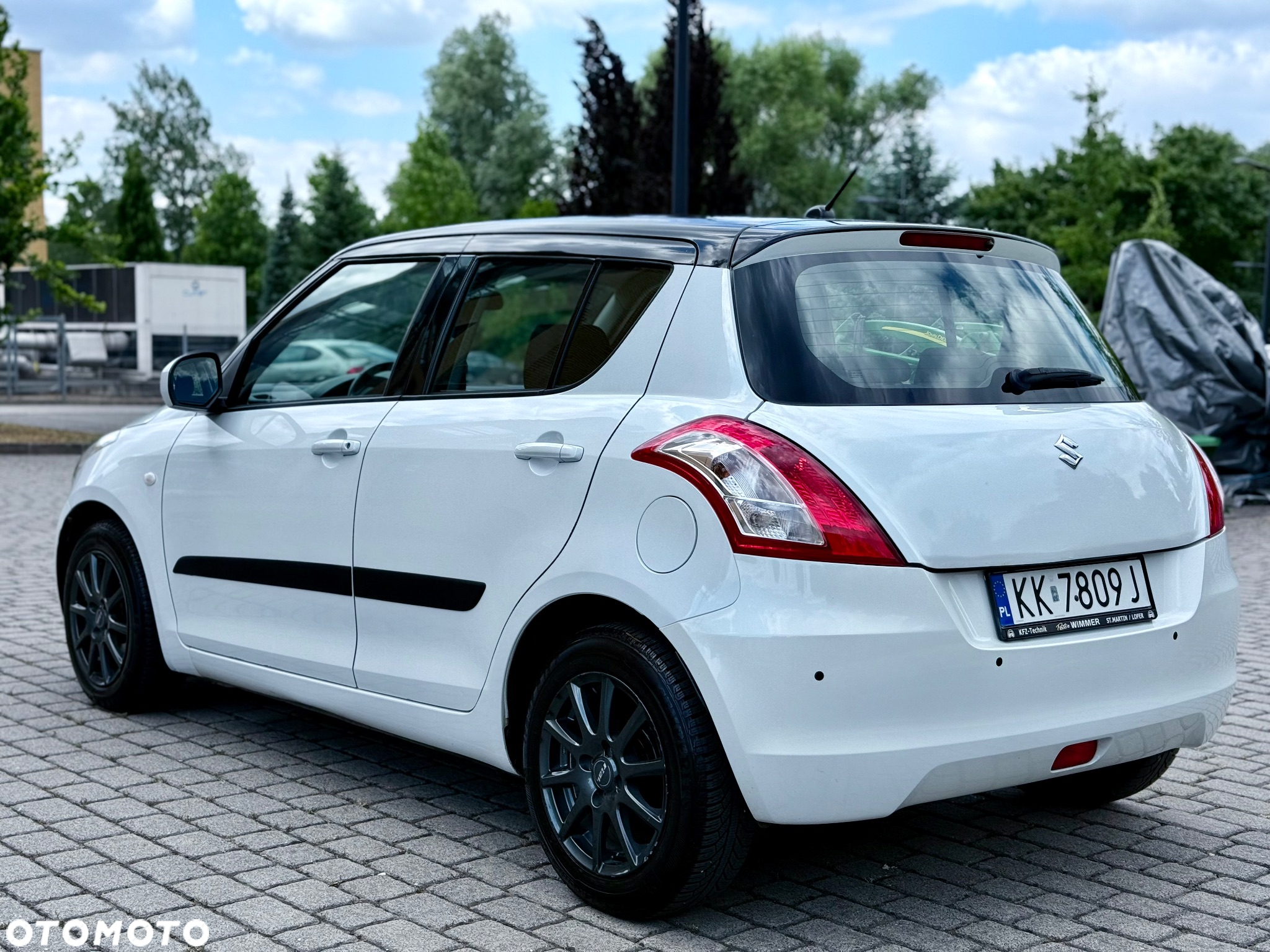 Suzuki Swift 1.2 Premium - 4