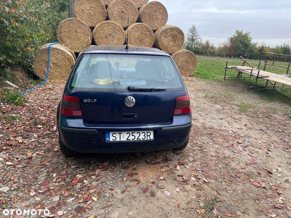 Volkswagen Golf - 1
