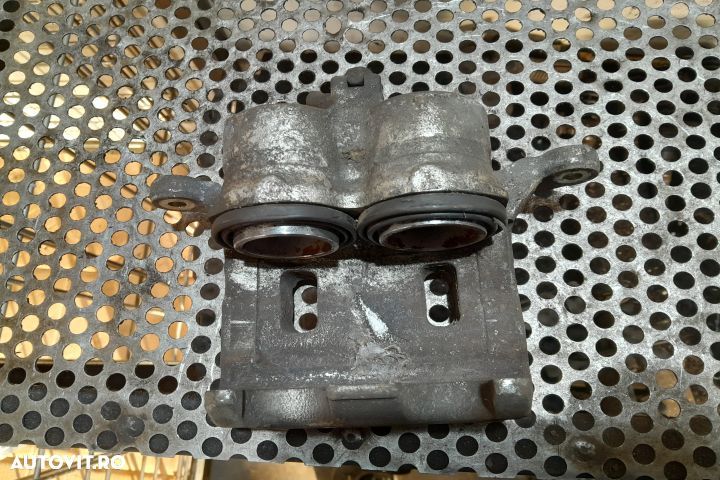 Etrier fata dreapta Nissan Navara D22 [1997 - 2001] - 3