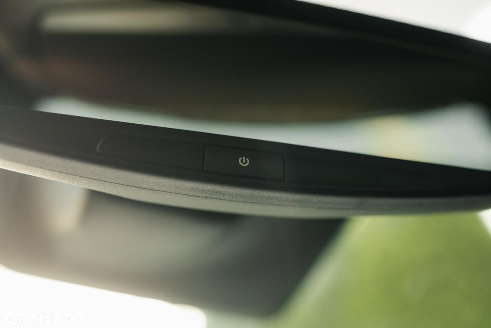 Jeep Grand Cherokee - 33