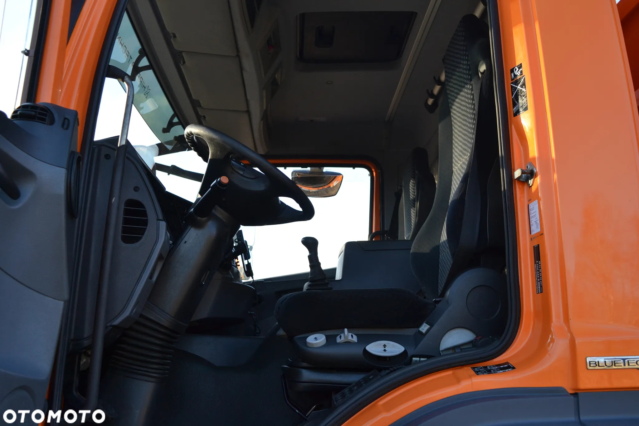 Mercedes-Benz Axor 1833 Nowy 3-stronny WYWROT Kiper WYWROTKA Antos 1829 Blokada mostu MANUAL Klima - 19