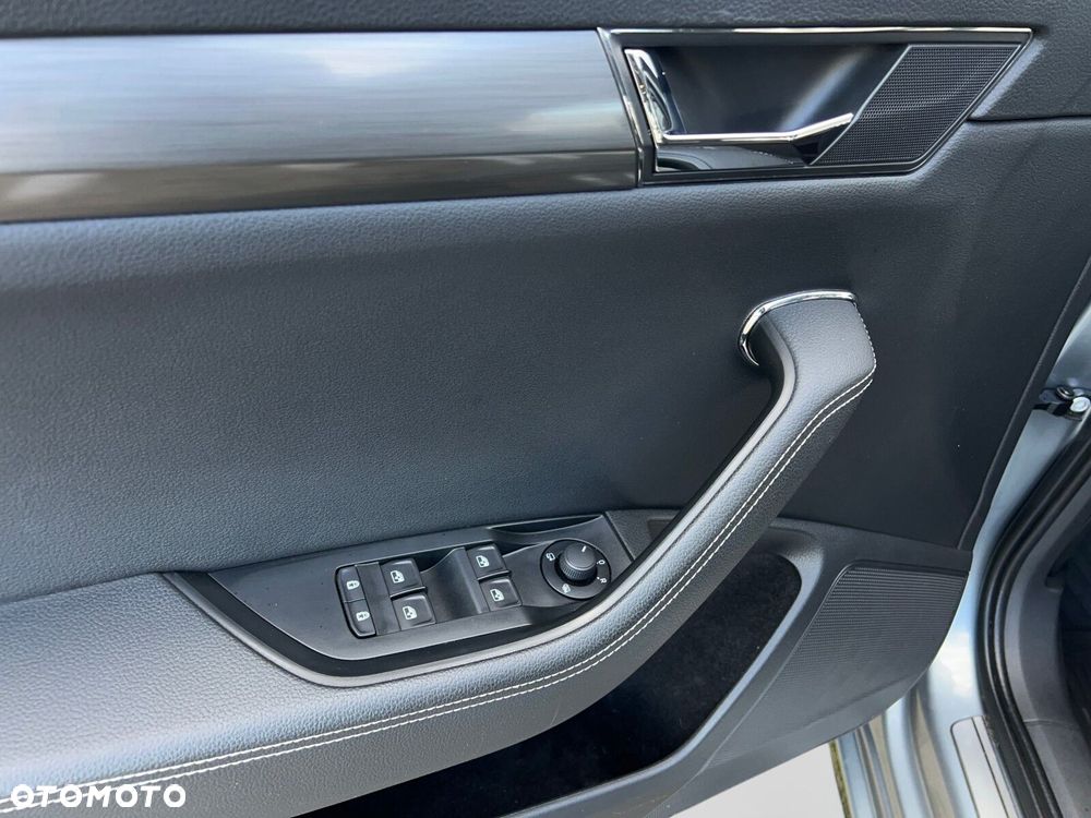 Skoda Superb 1.4 TSI Plug-In Hybrid Style DSG - 19