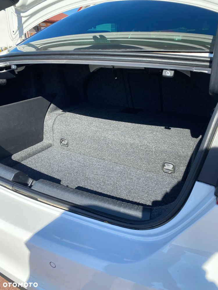 Volkswagen Jetta 1.4 TSI BMT Highline DSG - 24