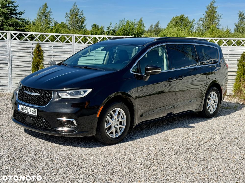 Chrysler Pacifica - 1