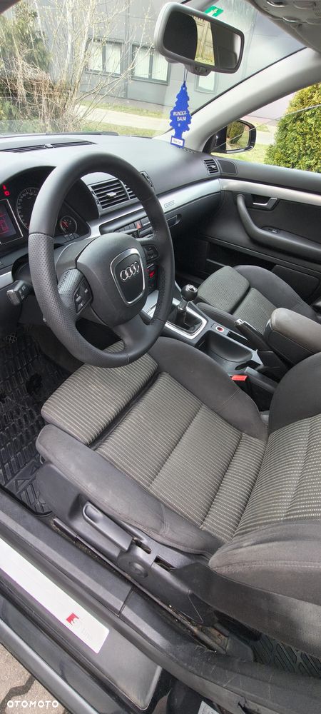 Audi A4 Avant 2.0 T FSI quattro - 6