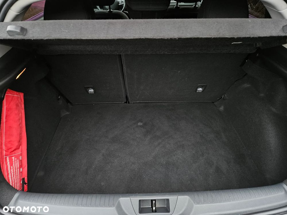 Renault Megane ENERGY TCe 100 LIFE - 32