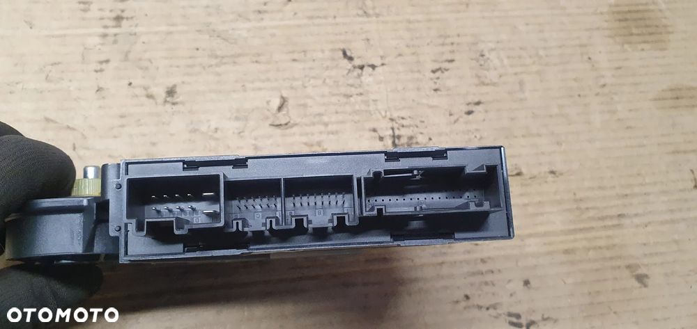 Silniczek szyby lewy tył VW Touareg 3D0959795E 7L0959703 - 3