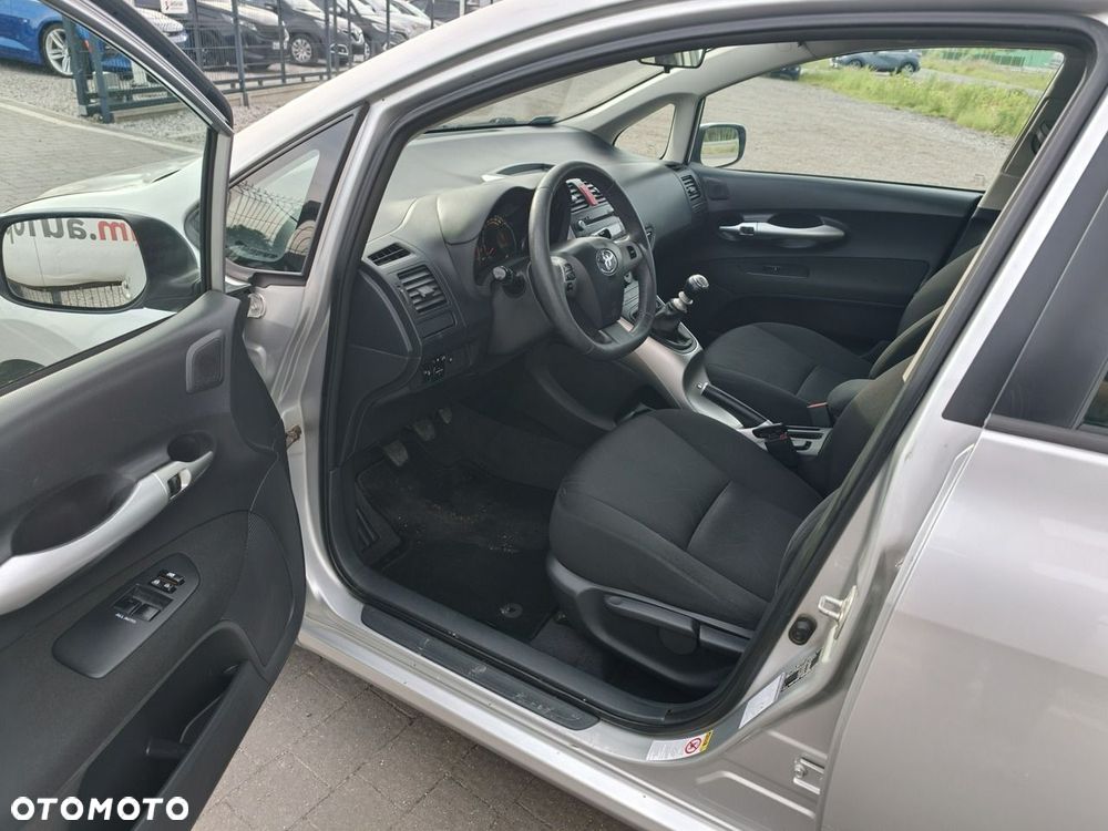 Toyota Auris - 22