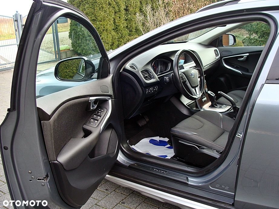 Volvo V40 Cross Country D2 Geartronic Momentum - 18