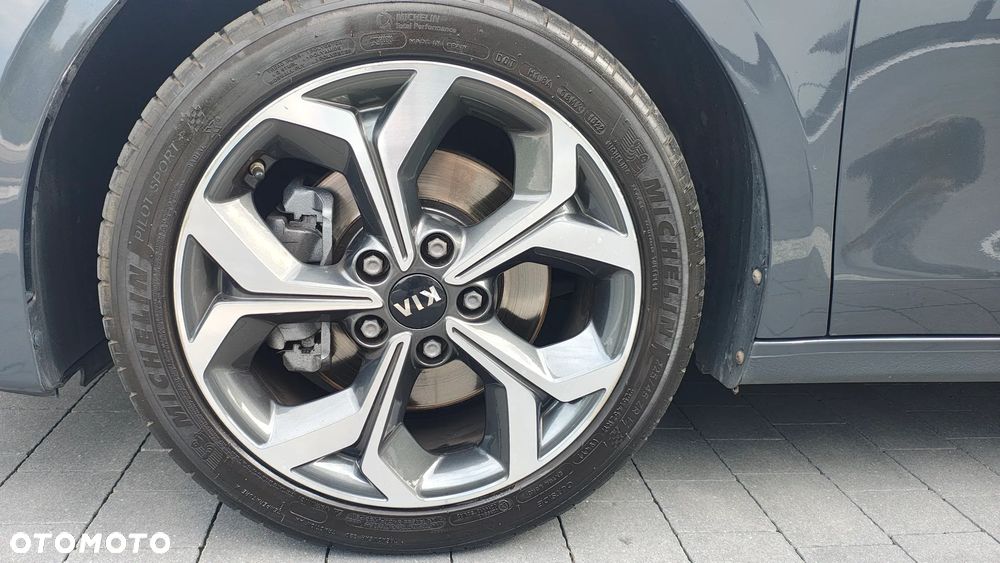 Kia Ceed 1.4 L - 24