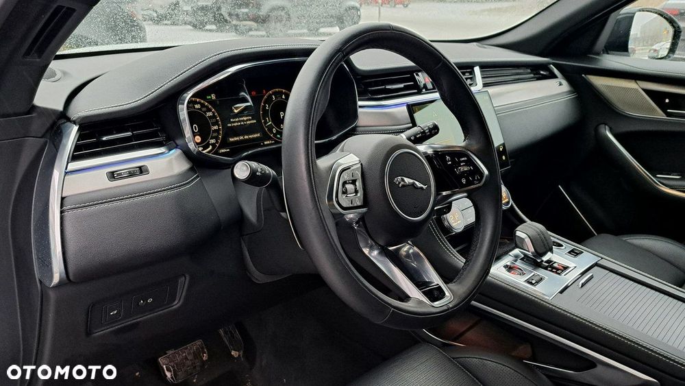 Jaguar F-Pace - 13