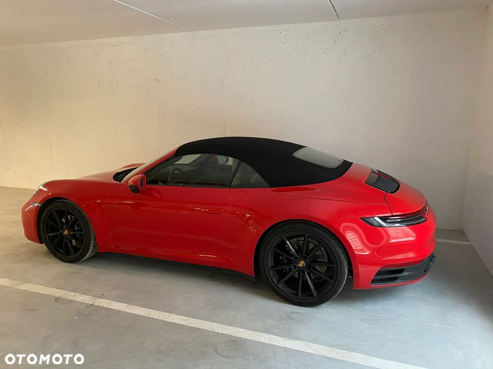 Porsche 911 Carrera 4 Cabrio - 2