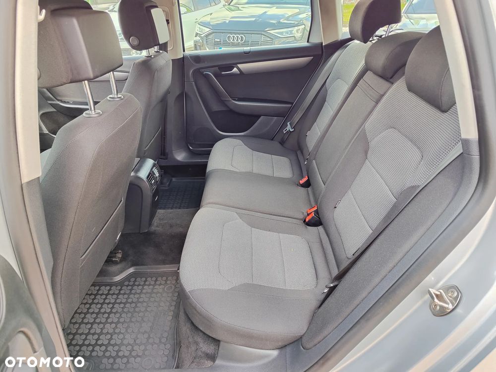 Volkswagen Passat 2.0 TDI Comfortline - 18