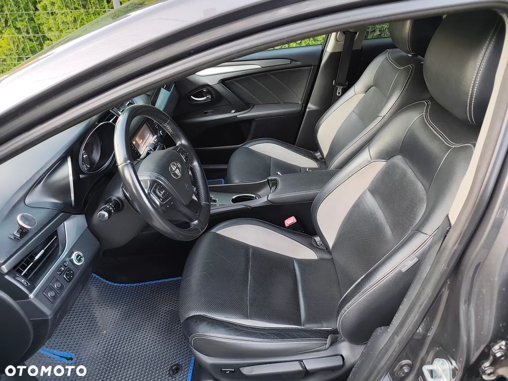 Toyota Avensis Touring Sports 1.8 Multidrive S Executive - 11