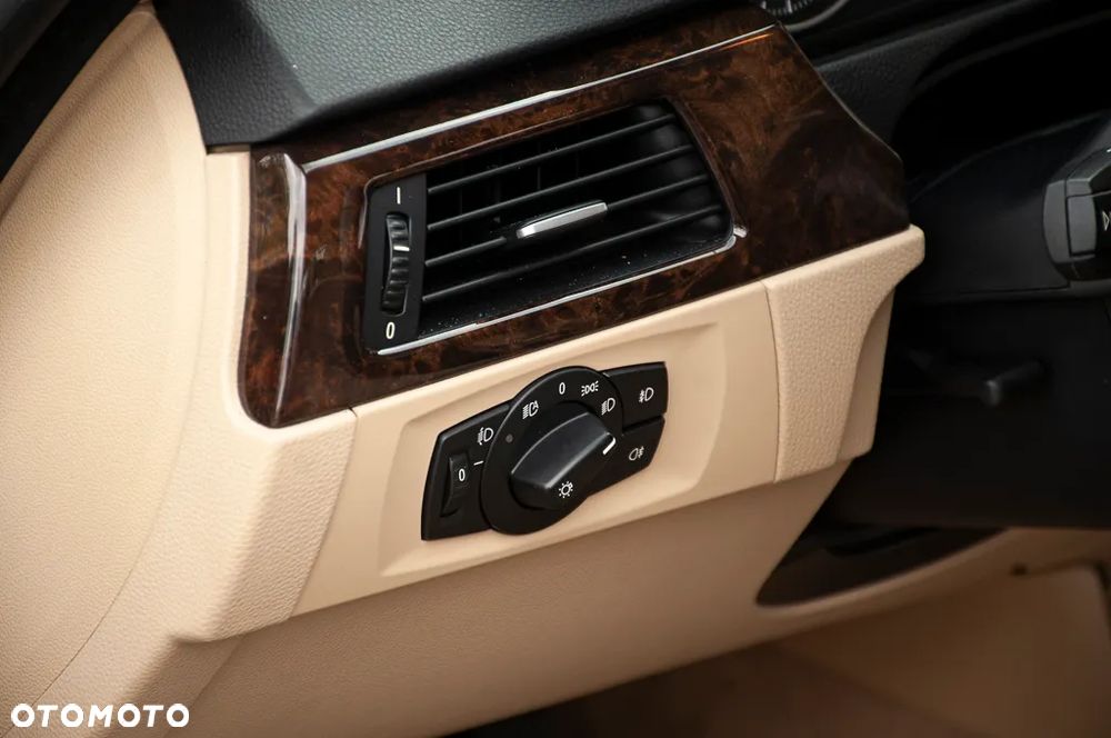 BMW Seria 3 325i - 9